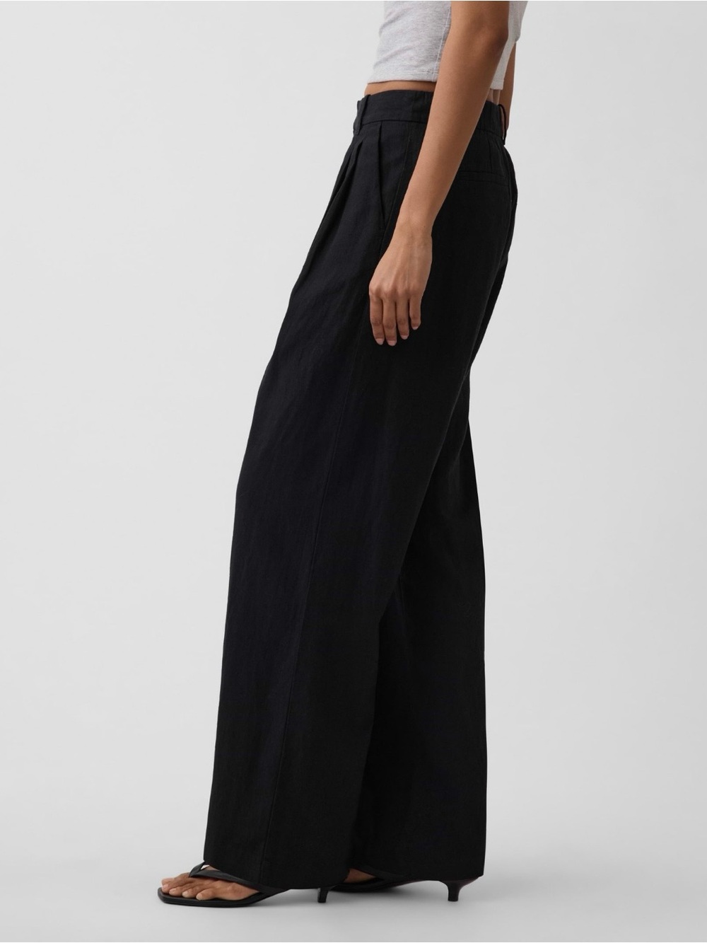 Like new Gap 365 High Rise Linen Blend Trousers in Black, size 4. - Picture 3 of 12